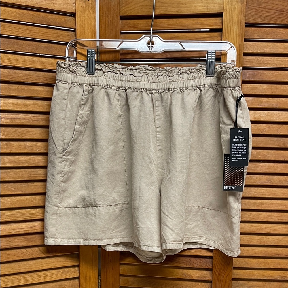 Devoted Tan Women's Shorts
